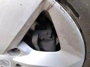 Foto de PINZA DE FRENO TRASERA DERECHA NISSAN QASHQAI (J11E) 1.2 16V CAT (116 CV / 85 KW)