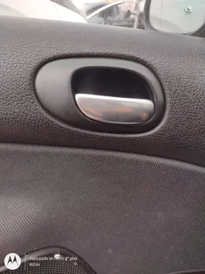 Foto de MANETA INTERIOR DELANTERA IZQUIERDA PEUGEOT 206 1.4 HDi (68 CV / 50 KW) referencia 9143A4