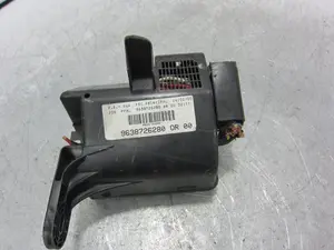 Foto de CAJA RELES / FUSIBLES PEUGEOT 206 1.6 (88 CV / 65 KW) referencia 9638726280 foto 5