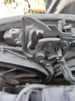 Foto de CERRADURA CAPO VOLKSWAGEN PASSAT BERLINA (3B2) 1.9 TDI (116 CV / 85 KW) referencia 3B0823509T