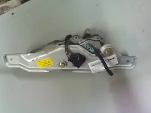 Foto de MOTOR LIMPIA TRASERO VOLKSWAGEN POLO III (6N1) referencia 6N0955711A