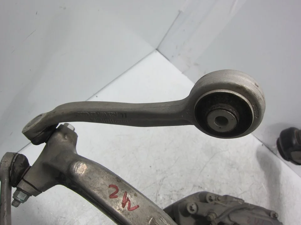 Foto de BRAZO SUSPENSION SUPERIOR DELANTERO DERECHO PORSCHE MACAN (95BA) referencia 13719