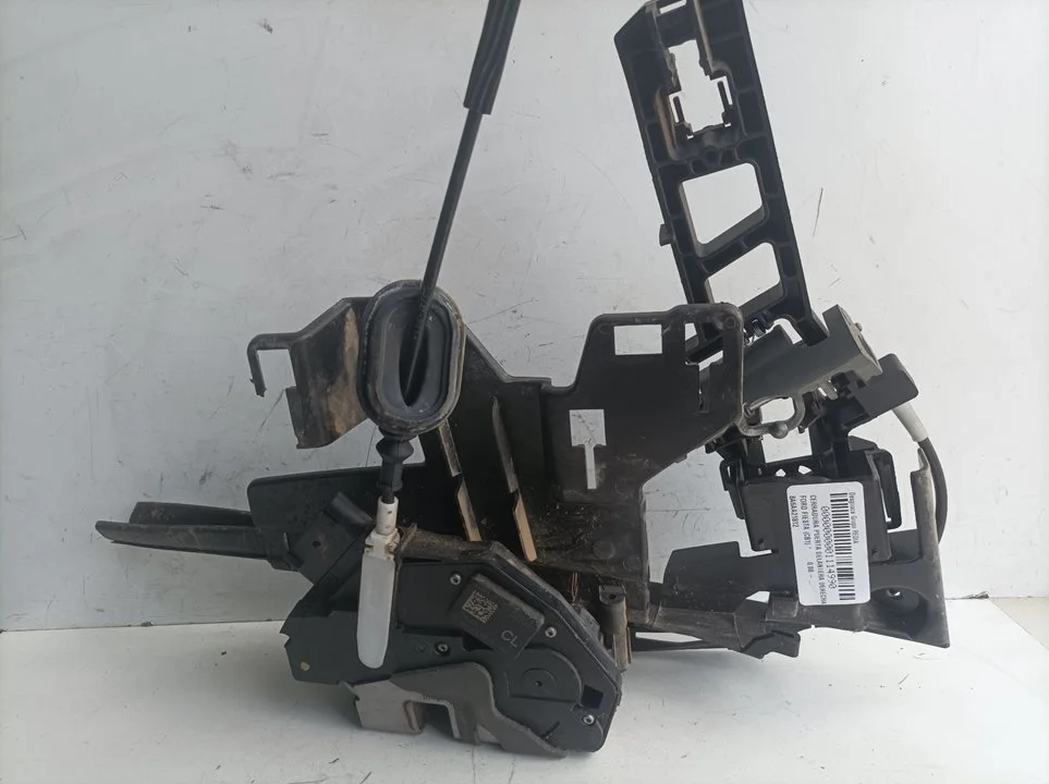 Foto de CERRADURA PUERTA DELANTERA DERECHA FORD FIESTA (CB1) referencia 8A6AA21812