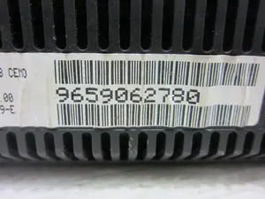 Foto de PANTALLA MULTIFUNCION CITROEN C4 BERLINA referencia 9659062780 foto 4