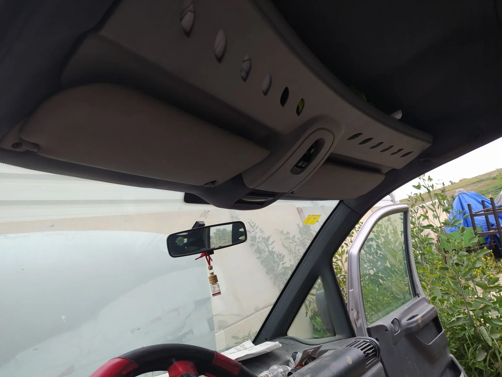 Foto de PARASOL DERECHO PEUGEOT EXPERT FURGÓN COMFORT (1995) 2.0 HDi (109 CV / 80 KW)
