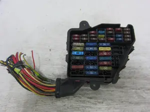 Foto de CAJA RELES / FUSIBLES AUDI A3 (8L) 1.9 TDI (110 CV / 81 KW) referencia 8D1941824
