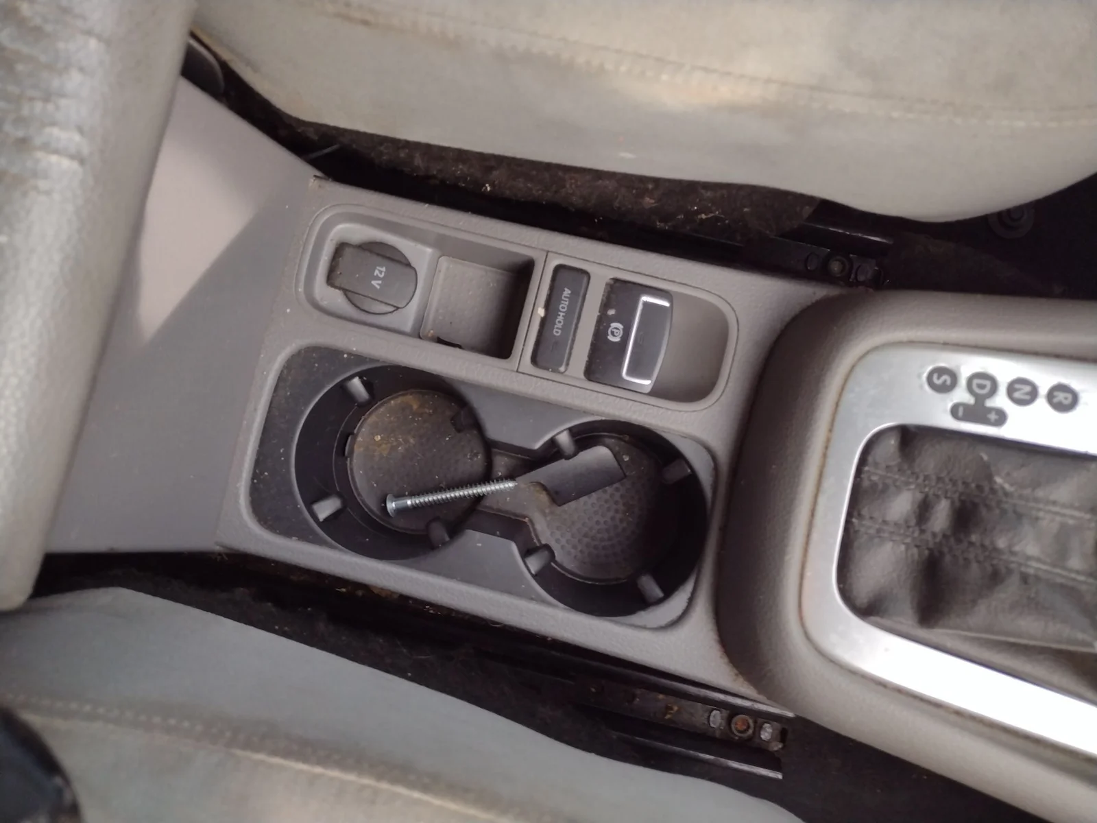 Foto de CENICERO SEAT ALHAMBRA (710) 2.0 TDI (140 CV / 103 KW)