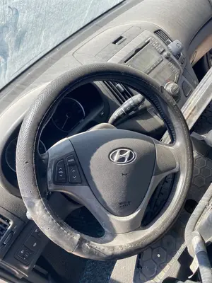 Foto de VOLANTE HYUNDAI I30 (FD) 1.4 CAT (109 CV / 80 KW)