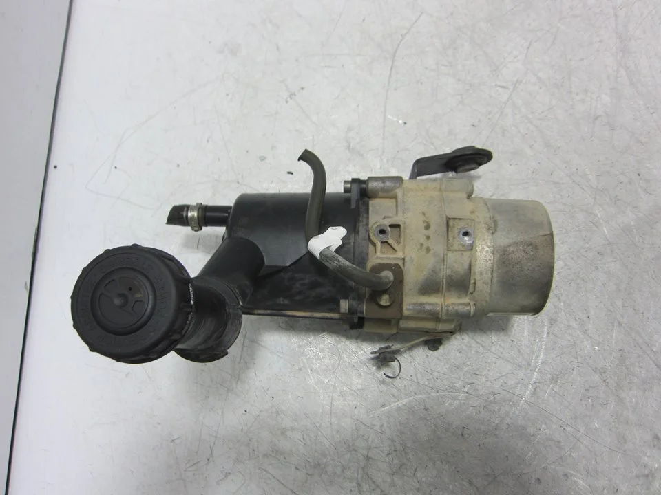 Foto de BOMBA DIRECCION CITROEN C4 BERLINA 1.6 16V HDi (90 CV / 66 KW) referencia 9686925480
