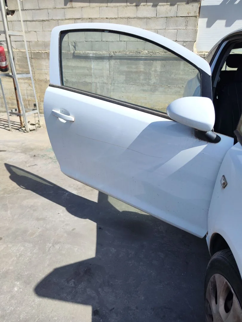 Foto de PUERTA DELANTERA DERECHA OPEL CORSA D 1.3 16V CDTI (75 CV / 55 KW) referencia 93191127