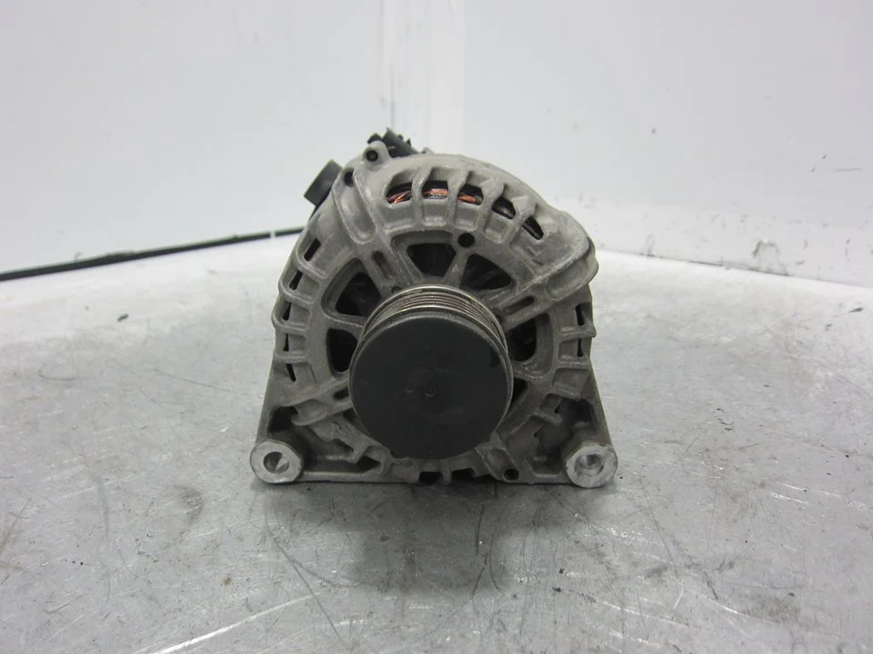Foto de ALTERNADOR OPEL CROSSLAND X 1.2 (110 CV / 81 KW) referencia 9835689480