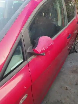 Foto de PUERTA DELANTERA IZQUIERDA SEAT ALTEA (5P1) 1.6  (102 CV / 75 KW) referencia 5P0831055A