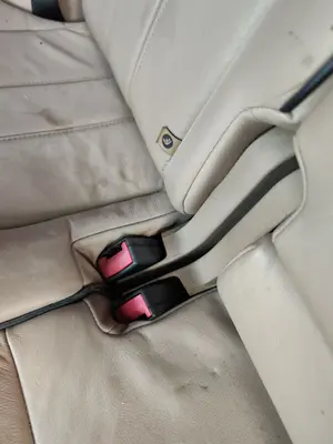 Foto de ENGANCHE CINTURON TRASERO DERECHO LAND ROVER RANGE ROVER (LM) 4.4 V8 CAT (306 CV / 225 KW)