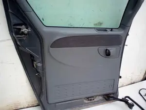 Foto de GUARNECIDO PUERTA TRASERA IZQUIERDA CHRYSLER VOYAGER (RG) 2.8 CRD CAT (150 CV / 110 KW) foto 3