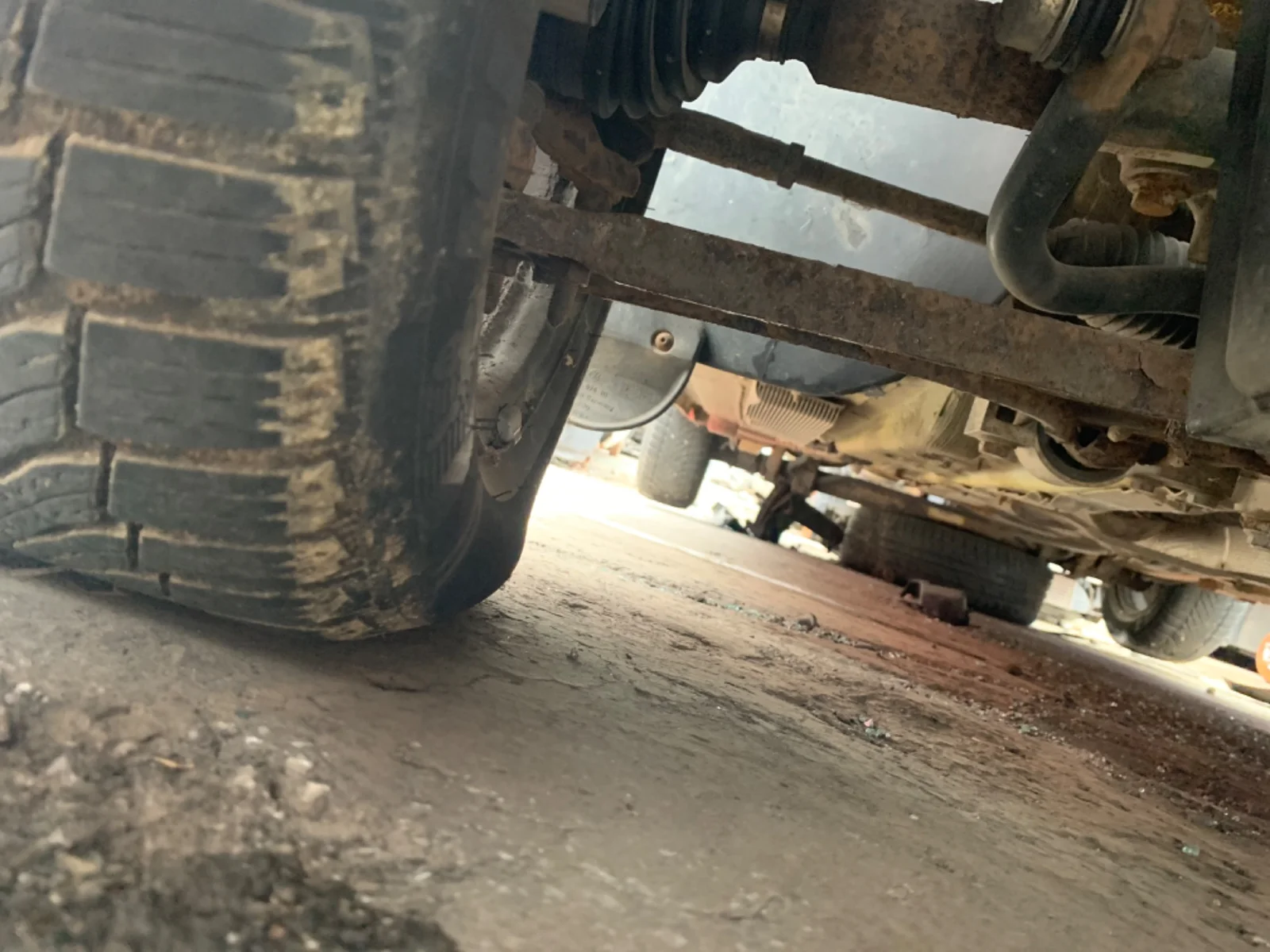 Foto de BRAZO SUSPENSION DELANTERO DERECHO VOLKSWAGEN CADDY (2K)(02.2004) 2.0 SDI (69 CV / 51 KW)