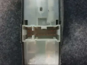 Foto de MANDO ELEVALUNAS DELANTERO IZQUIERDO NISSAN ALMERA TINO (V10M) referencia 80961BU400 foto 4