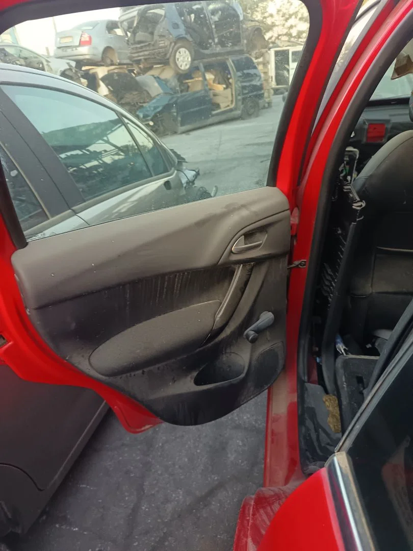 Foto de GUARNECIDO PUERTA TRASERA IZQUIERDA CITROEN C3 1.0 VTi (68 CV / 50 KW)
