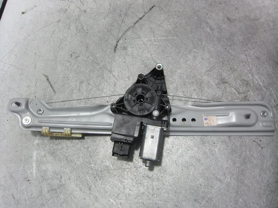 Foto de ELEVALUNAS TRASERO DERECHO OPEL CROSSLAND X 1.2 (110 CV / 81 KW) referencia 98830P1M2
