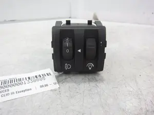 Foto de MANDO LUCES RENAULT CLIO III 1.5 dCi Diesel (106 CV / 78 KW) referencia 88020001 foto 1