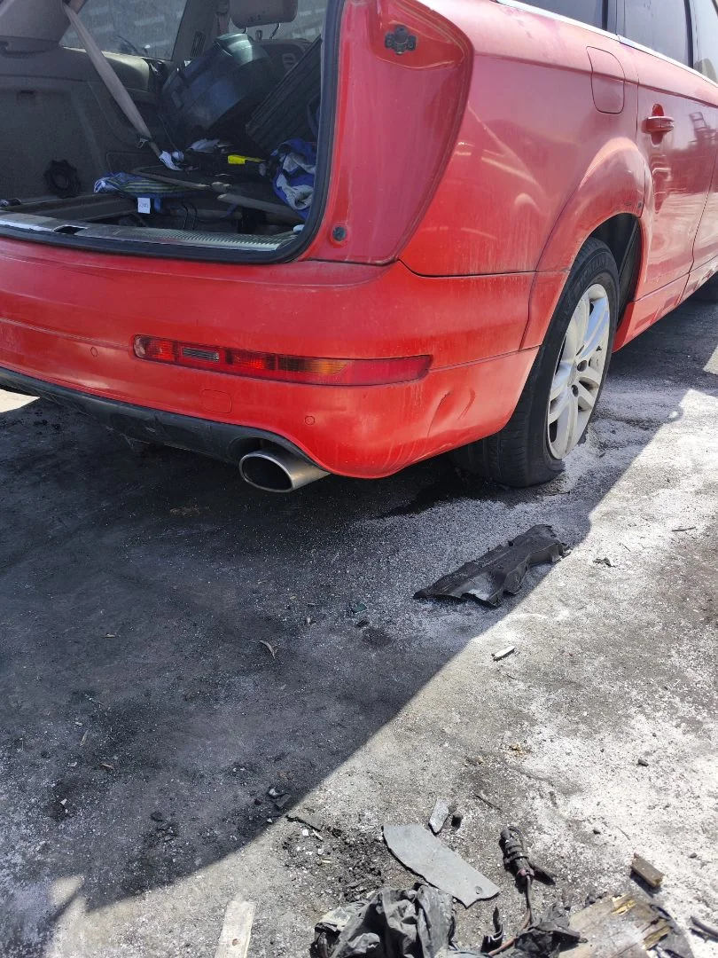 Foto de PARAGOLPES TRASERO AUDI Q7 (4L) 3.0 V6 24V TDI (233 CV / 171 KW)