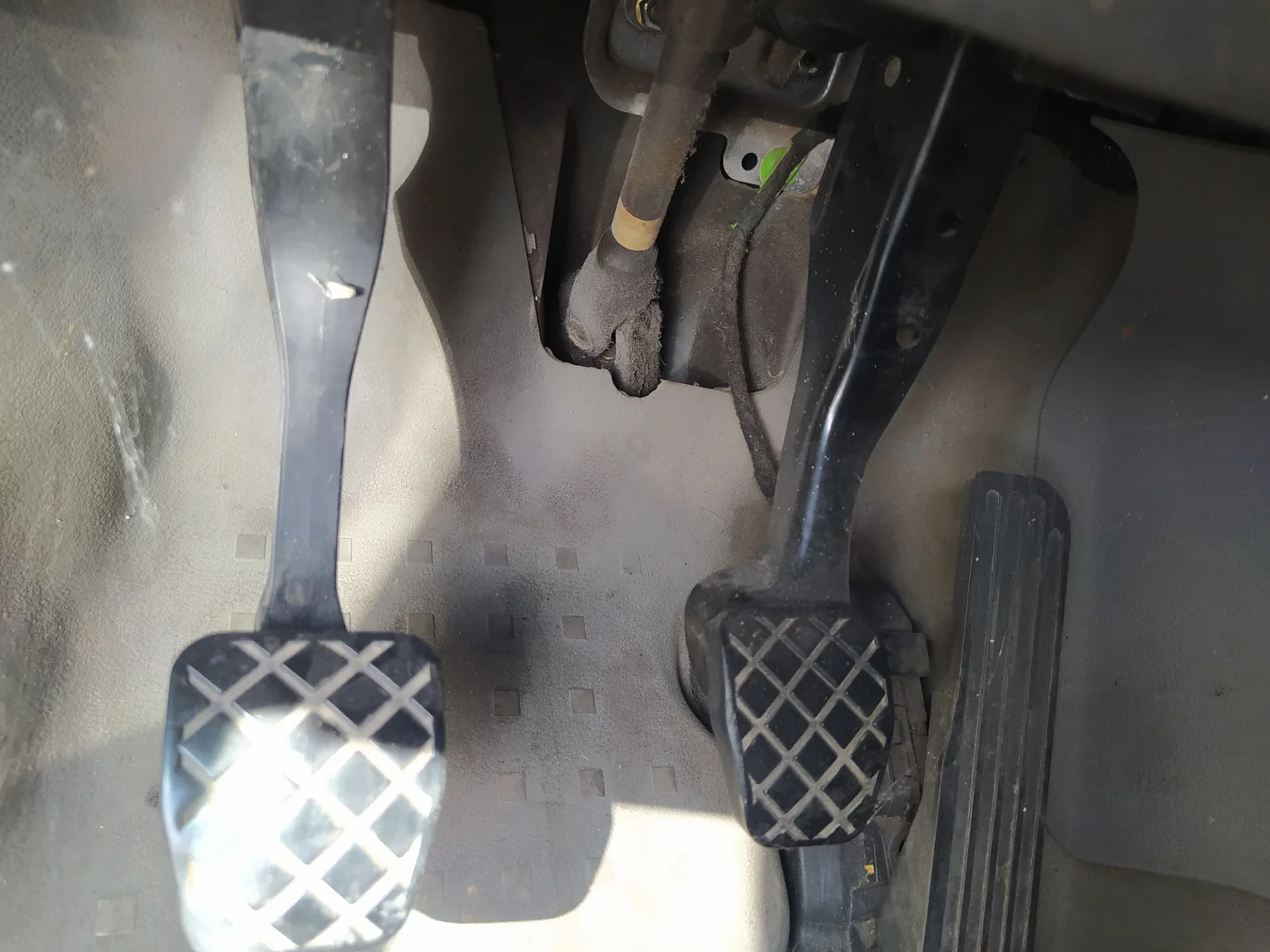 Foto de PEDAL FRENO VOLKSWAGEN CADDY (2K)(02.2004) 1.9 TDI (105 CV / 77 KW)