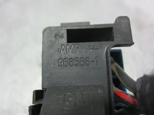 Foto de CAJA RELES / FUSIBLES OPEL ZAFIRA A 2.0 DTI (101 CV / 74 KW) referencia 9685661 foto 2