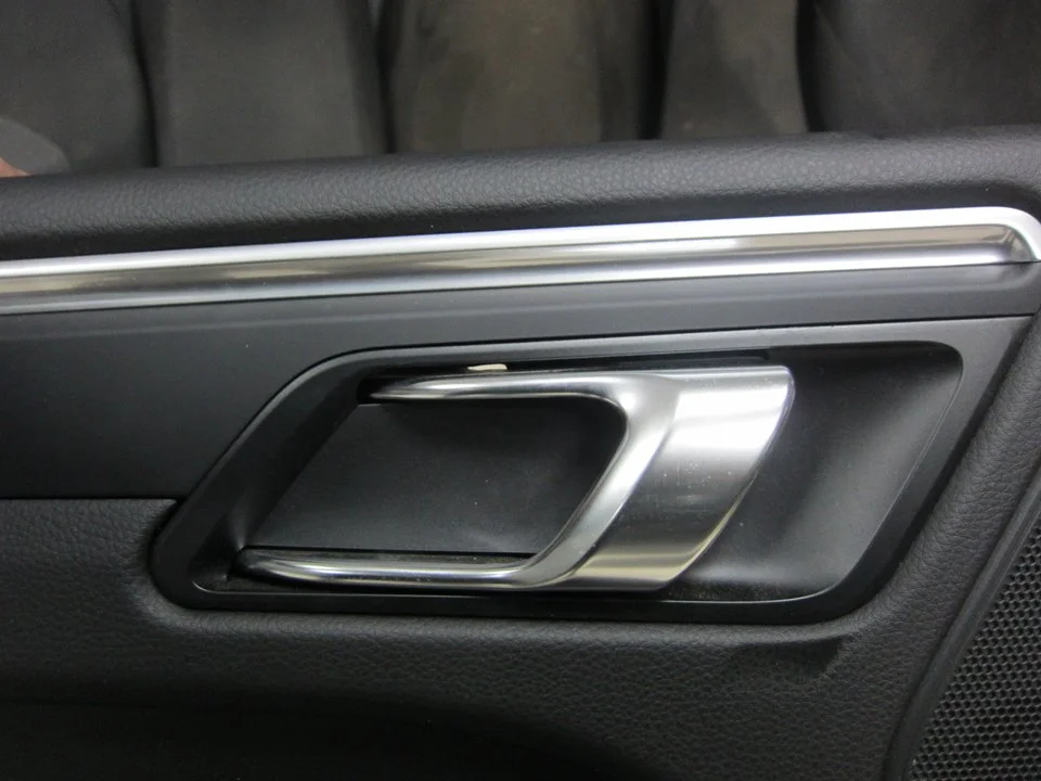 Foto de MANETA INTERIOR TRASERA IZQUIERDA PORSCHE MACAN (95BA) referencia 95B837019