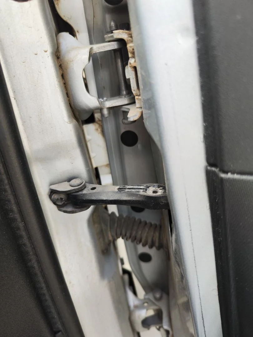 Foto de RETENEDOR PUERTA CITROEN C4 BERLINA 1.6 16V HDi (90 CV / 66 KW)