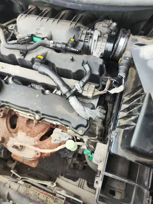 Foto de MOTOR COMPLETO PEUGEOT 207 1.4 16V CAT (KFU / ET3J4) (88 CV / 65 KW) referencia KFU foto 2