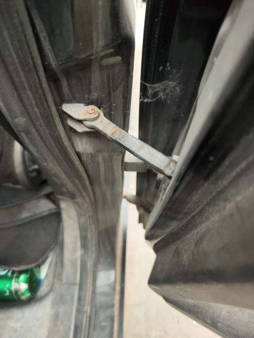 Foto de RETENEDOR PUERTA OPEL CORSA D 1.3 16V CDTI (75 CV / 55 KW)