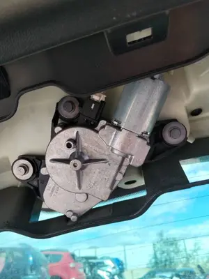 Foto de MOTOR LIMPIA TRASERO RENAULT MEGANE IV BERLINA 5P
