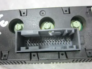 Foto de PANTALLA MULTIFUNCION OPEL CORSA D 1.2 16V CAT (Z 12 XEP / LB4) (80 CV / 59 KW) referencia 565412769 foto 2