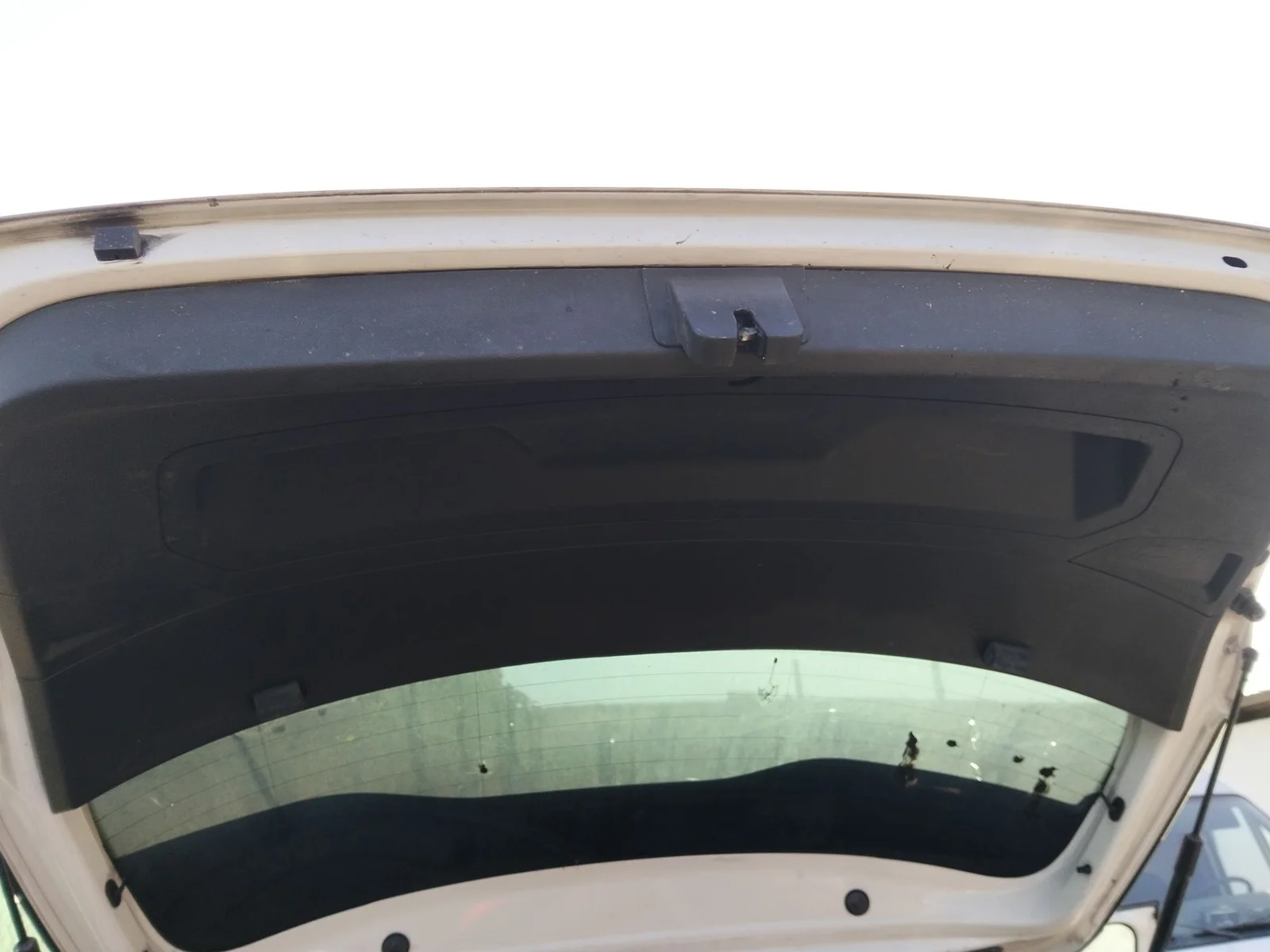 Foto de GUARNECIDO PORTON TRASERO SEAT ARONA (KJ) 1.6 TDI (116 CV / 85 KW)
