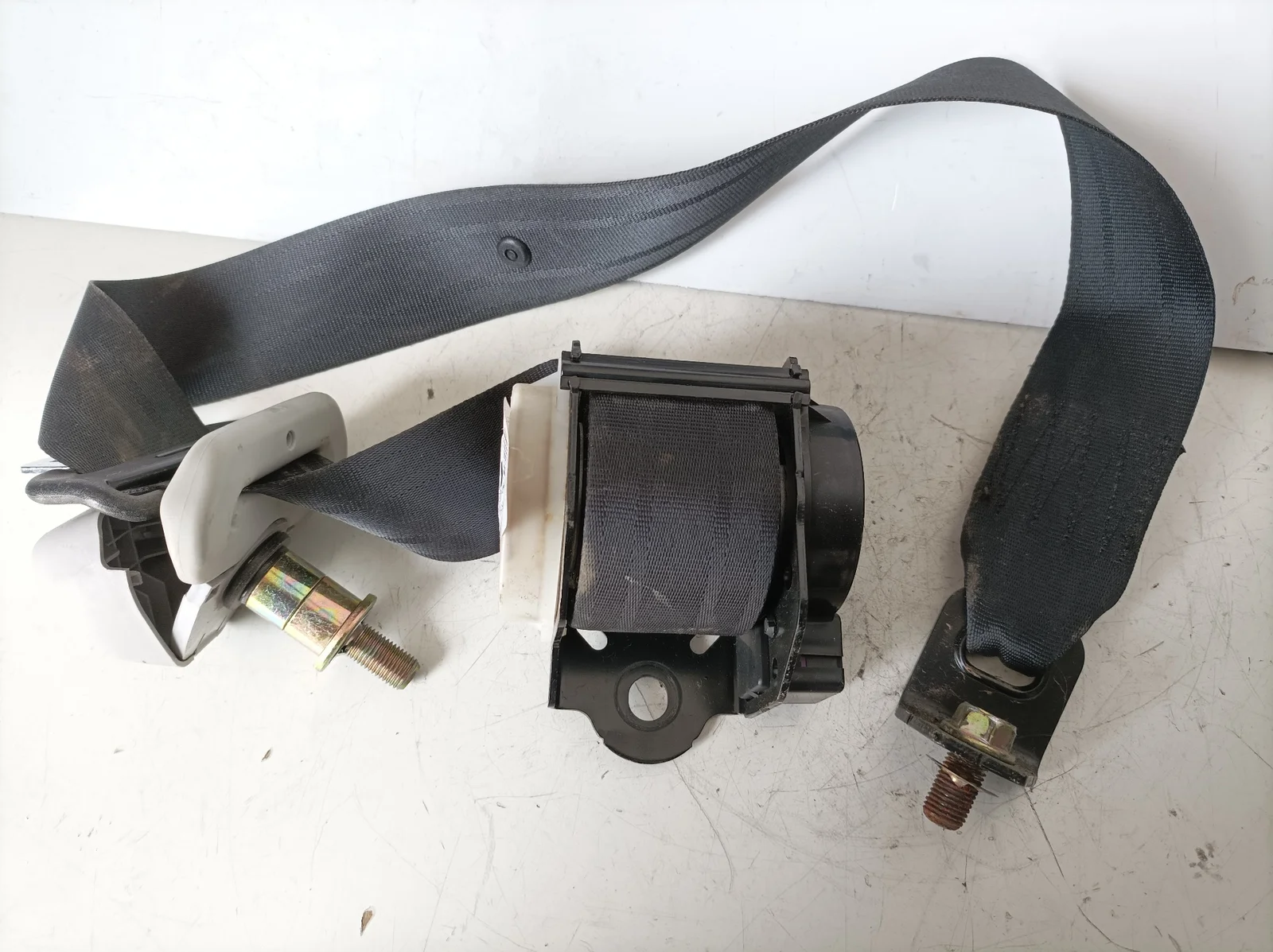 Foto de CINTURON SEGURIDAD TRASERO DERECHO FORD RANGER (TKE) referencia BGA550027