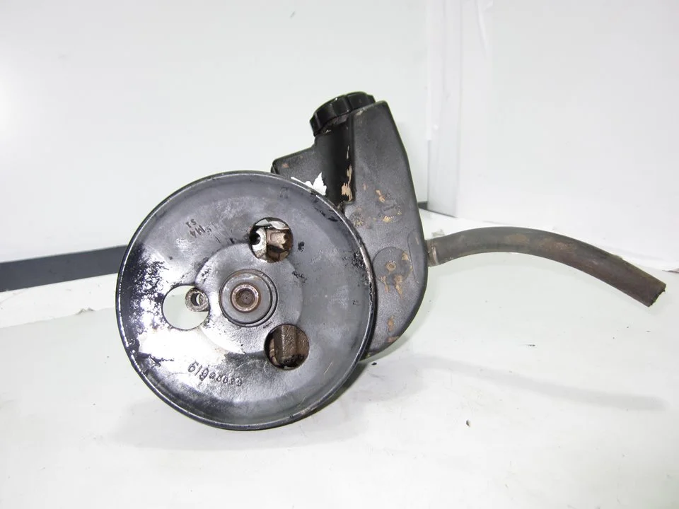 Foto de BOMBA DIRECCION FORD KA (CCQ) referencia 96BF3A733AD