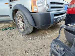 Foto de PARAGOLPES DELANTERO LAND ROVER DISCOVERY 2.7 Td V6 CAT (190 CV / 140 KW)