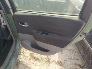 Foto de GUARNECIDO PUERTA TRASERA DERECHA RENAULT SCENIC II (JM) 1.5 dCi Diesel (106 CV / 78 KW) referencia 7701056973