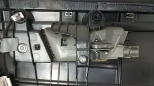 Foto de MANETA INTERIOR TRASERA IZQUIERDA AUDI A4 AVANT (8E) 1.9 TDI (116 CV / 85 KW) referencia 8E0839019B foto 2