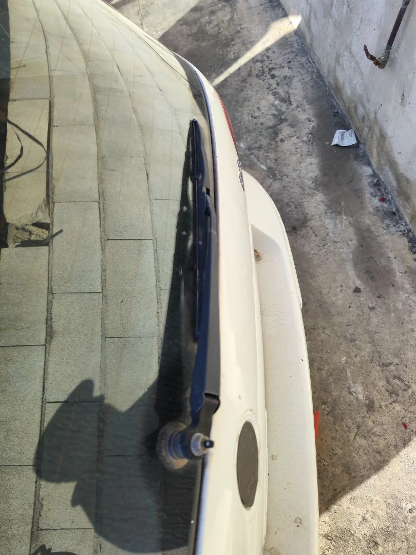 Foto de BRAZO LIMPIA TRASERO VOLKSWAGEN GOLF IV BERLINA (1J1)(10.1997) 2.0 (116 CV / 85 KW)