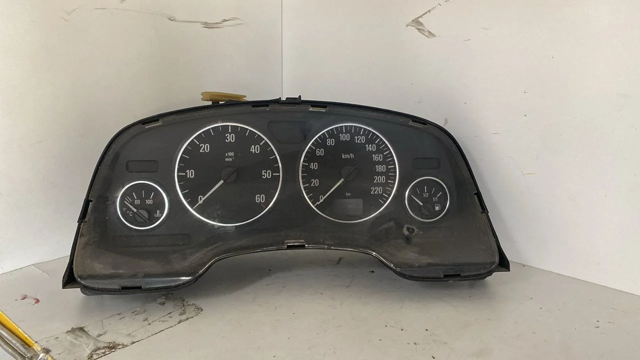 Foto de CUADRO INSTRUMENTOS OPEL ZAFIRA C referencia 24461768JU