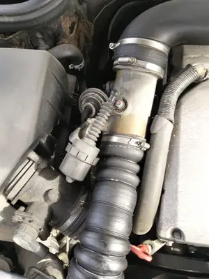Foto de VALVULA AIRE ADICIONAL MERCEDES-BENZ CLASE E (BM 210) BERLINA 2.9 Turbodiesel CAT (129 CV / 95 KW) referencia A0002303665