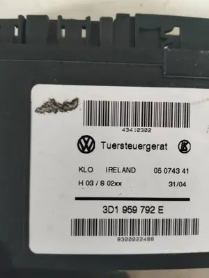 Foto de MOTOR ELEVALUNAS DELANTERO DERECHO VOLKSWAGEN TOUAREG (7LA) 2.5 TDI (174 CV / 128 KW) referencia 3D1959792E foto 3