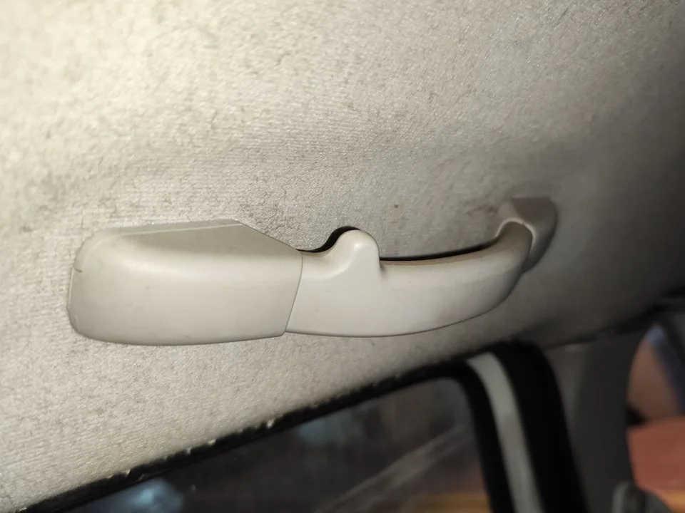 Foto de ASIDERO TECHO TRASERO IZQUIERDO CITROEN C3 PICASSO 1.6 HDi FAP (92 CV / 68 KW) referencia 9128W5