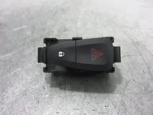 Foto de WARNING RENAULT MEGANE III BERLINA 5P 1.5 dCi Diesel (106 CV / 78 KW) referencia 8200214896