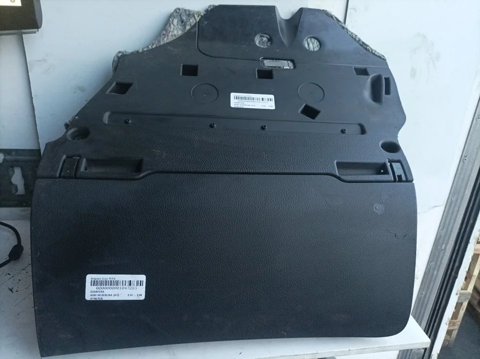 Foto de GUANTERA AUDI A6 BERLINA (4F2) referencia 4F1857035