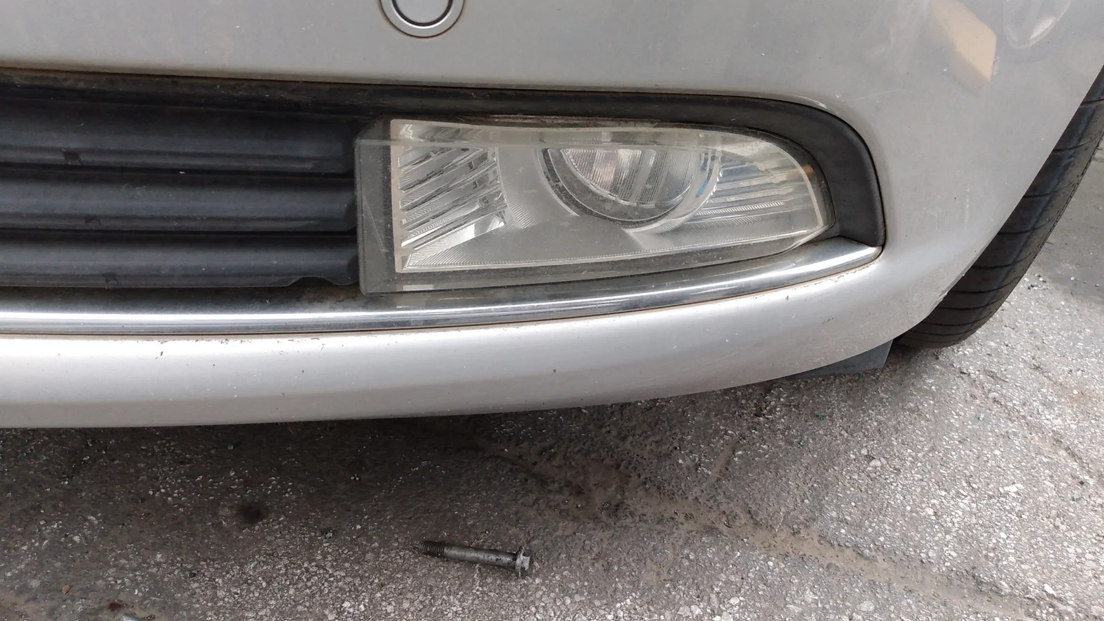Foto de FARO ANTINIEBLA IZQUIERDO OPEL INSIGNIA BERLINA 2.0 CDTI CAT (131 CV / 96 KW) referencia 13226828