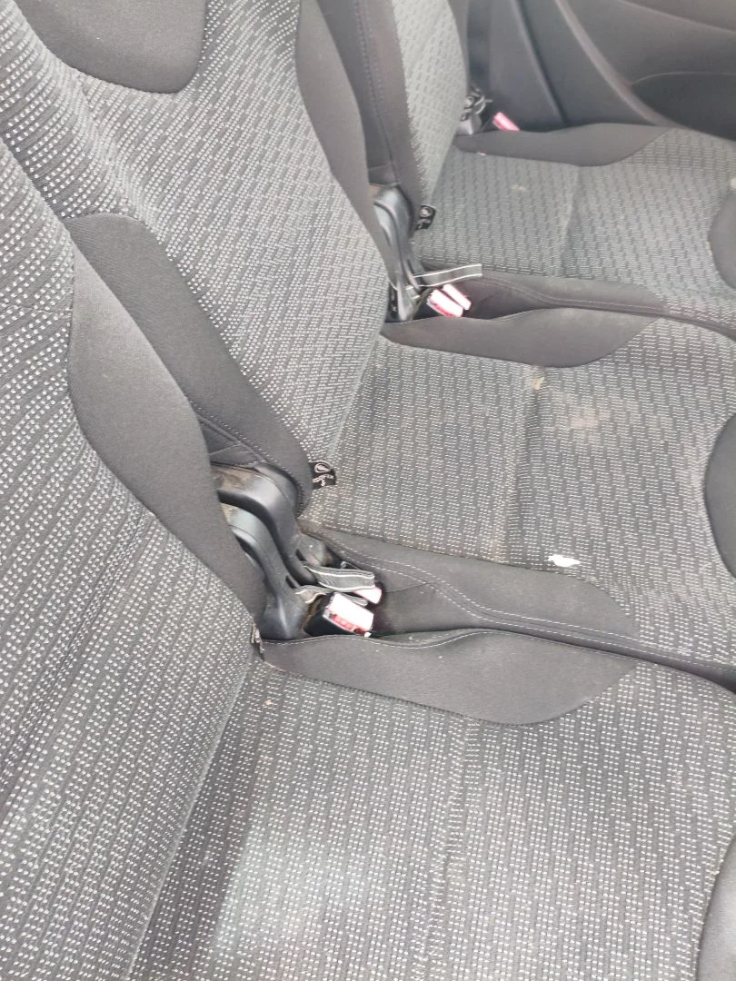 Foto de ENGANCHE CINTURON TRASERO CENTRAL PEUGEOT 308 SW 2.0 16V HDi FAP CAT (RHR / DW10BTED4) (136 CV / 100 KW)