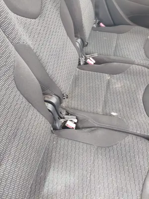 Foto de ENGANCHE CINTURON TRASERO CENTRAL PEUGEOT 308 SW 2.0 16V HDi FAP CAT (RHR / DW10BTED4) (136 CV / 100 KW)