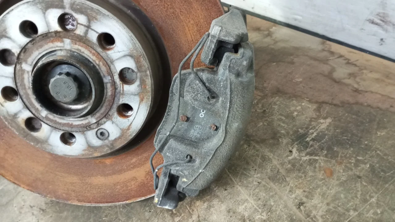 Foto de PINZA DE FRENO DELANTERA DERECHA VOLKSWAGEN GOLF VI (5K1)(10.2008) referencia 1K0615124F