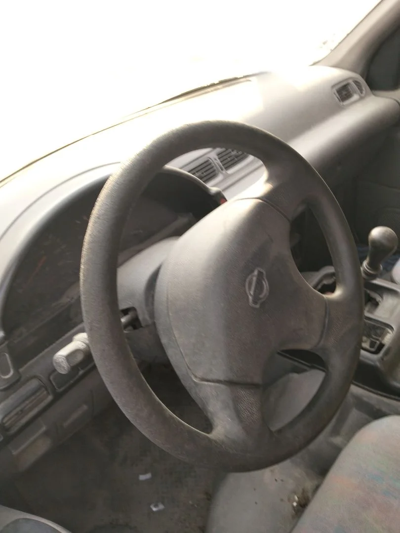 Foto de VOLANTE NISSAN VANETTE CARGO 2.3 Diesel (75 CV / 55 KW)